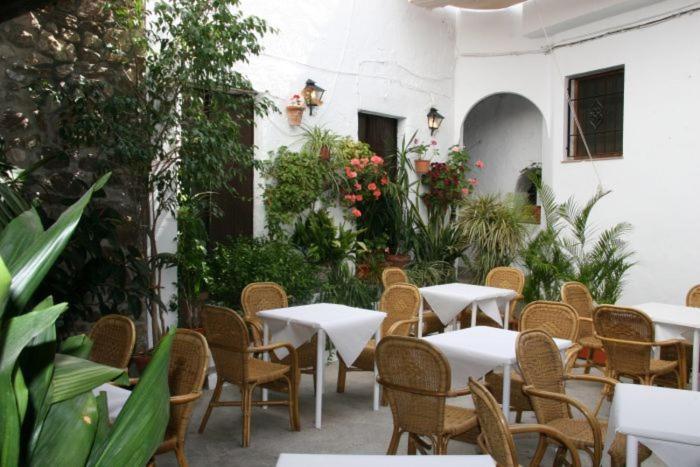 Hostal Torre De Guzman โกนิล เด ลาฟรอนเตรา ภายนอก รูปภาพ