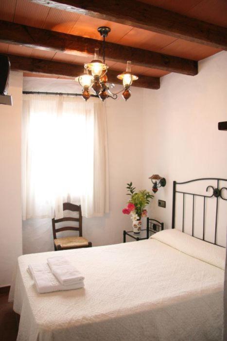 Hostal Torre De Guzman โกนิล เด ลาฟรอนเตรา ภายนอก รูปภาพ