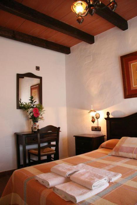 Hostal Torre De Guzman โกนิล เด ลาฟรอนเตรา ภายนอก รูปภาพ