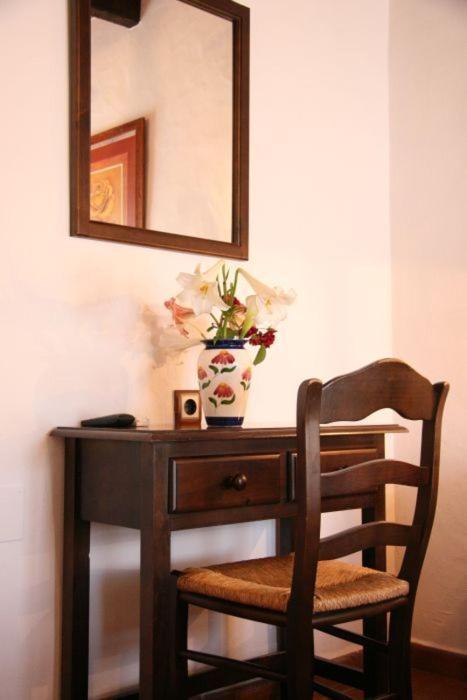 Hostal Torre De Guzman โกนิล เด ลาฟรอนเตรา ภายนอก รูปภาพ