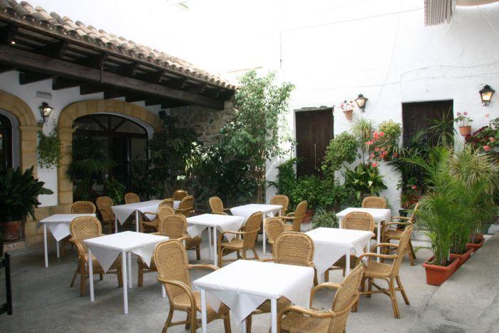 Hostal Torre De Guzman โกนิล เด ลาฟรอนเตรา ภายนอก รูปภาพ