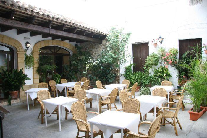 Hostal Torre De Guzman โกนิล เด ลาฟรอนเตรา ภายนอก รูปภาพ