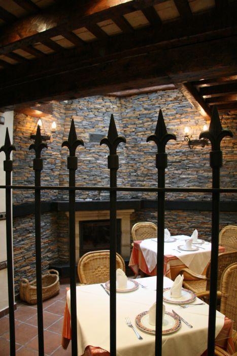 Hostal Torre De Guzman โกนิล เด ลาฟรอนเตรา ภายนอก รูปภาพ