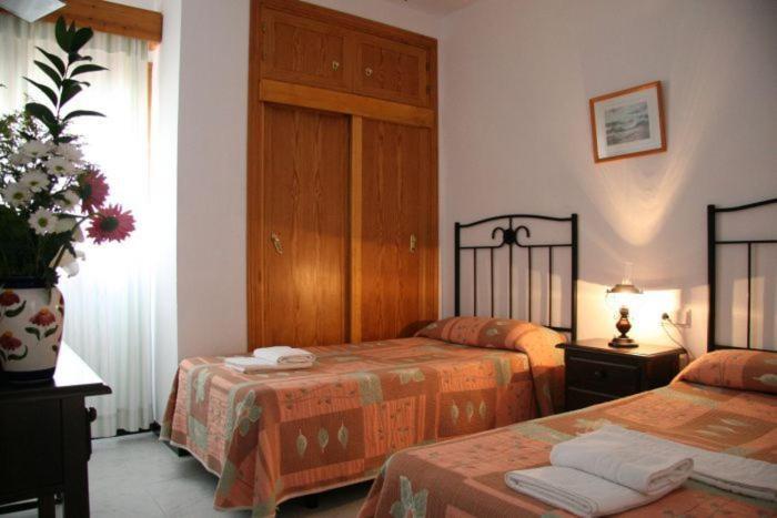 Hostal Torre De Guzman โกนิล เด ลาฟรอนเตรา ห้อง รูปภาพ